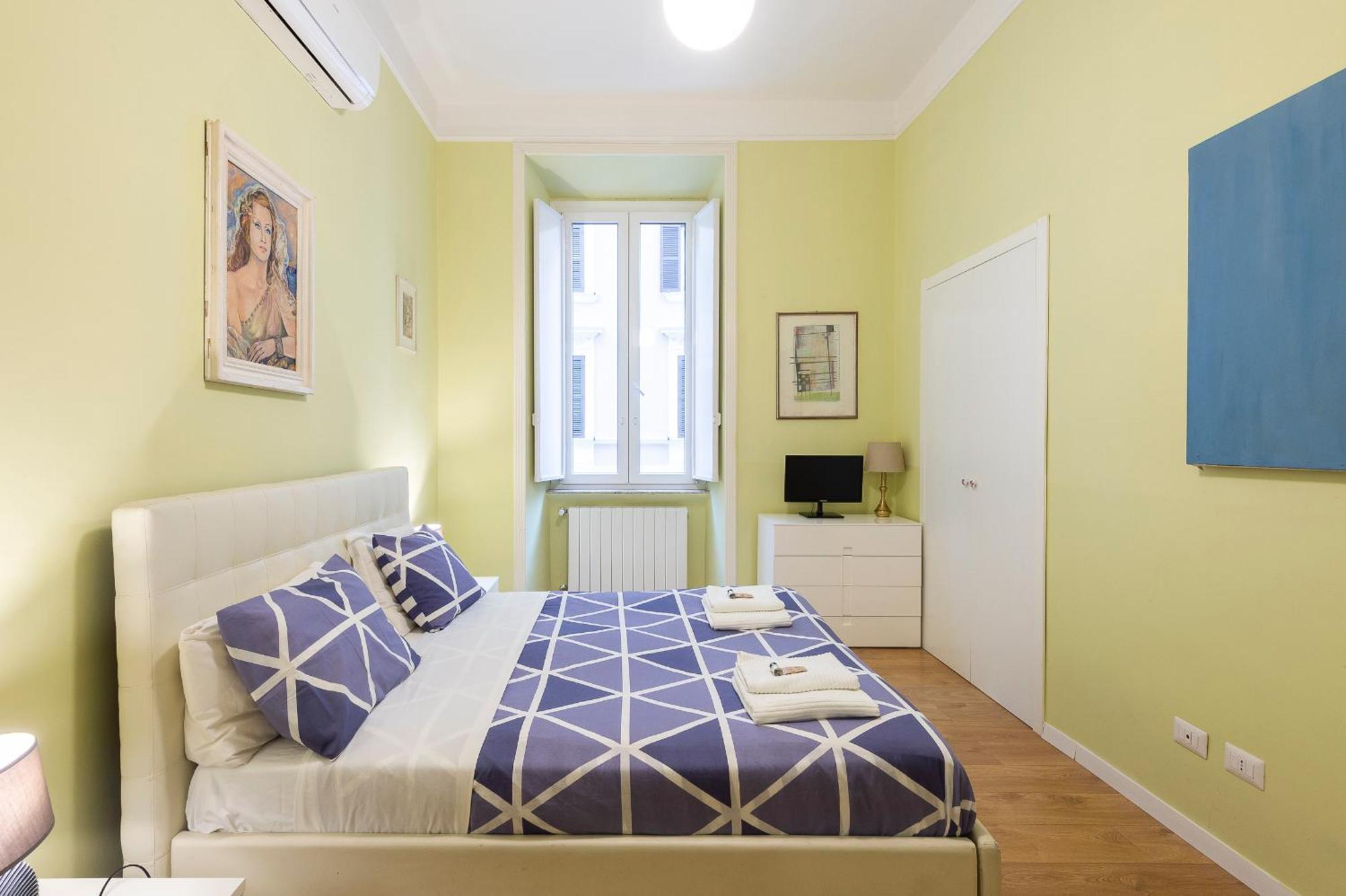 Luxury Three Bedrooms Flat In Center Apartment Rom
