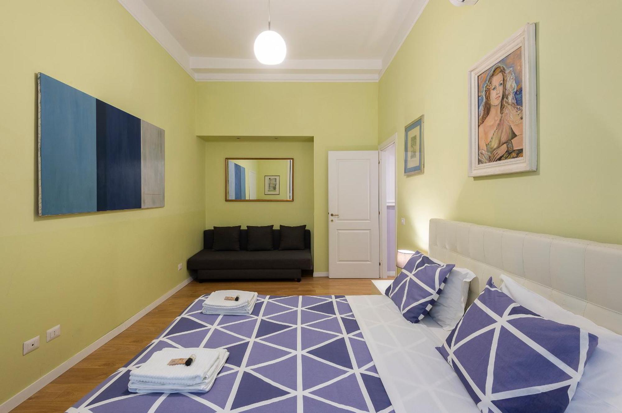 Luxury Three Bedrooms Flat In Center Appartamento
